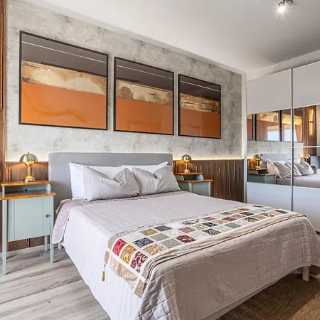 Сasa de vacaciones Spqr Luxury With Large Balcony !!! *