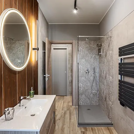 Spqr Luxury With Large Balcony !!! *